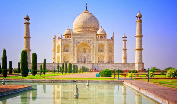 Taj Mahal History in Hindi