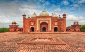 Top 10 Historical Monuments in Delhi You Must Visit